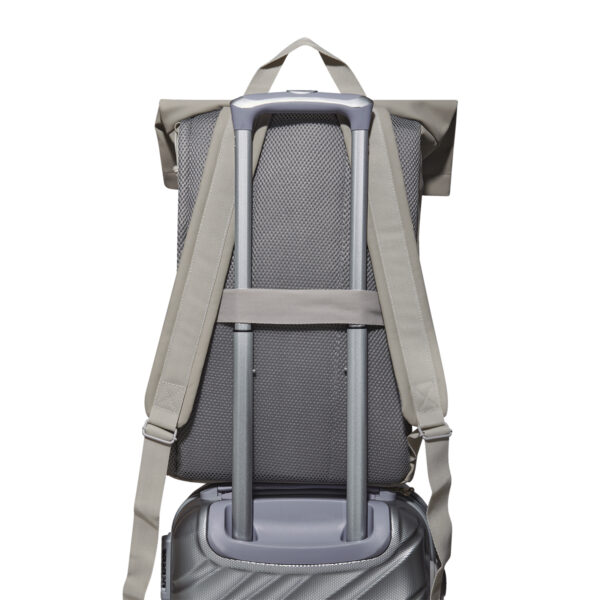 Mochila Flap Gris - Imagen 3